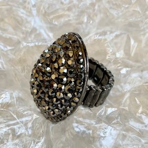 BLACK CLUSTER RING